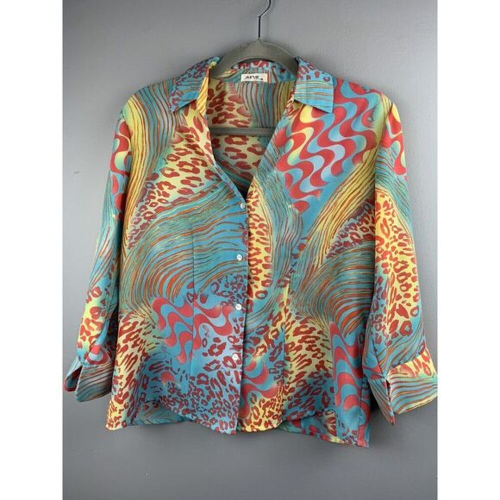 Jaipur Women's Blouse Semi-Sheer Sz Small animal‎ print button front 100% poly